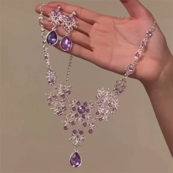 Flash! Purple light luxury necklace, high-end flower rhinestone fashion, light luxury temperament, women's versatile high-value necklace